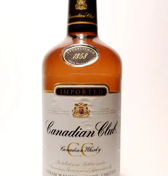 Canadian Club 6YO Blended Canadian Whisky - 1990s (40%, 75cl)