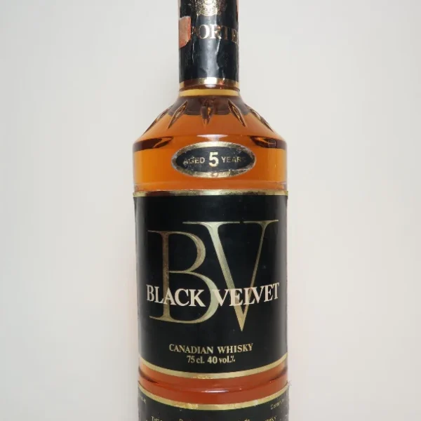 Black Velvet 5YO Blended Canadian Whisky - Distilled 1974 / Bottled 1979 (40%, 75cl)